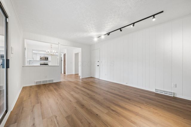 2900 Granada Hills Drive, Columbus, OH 43231