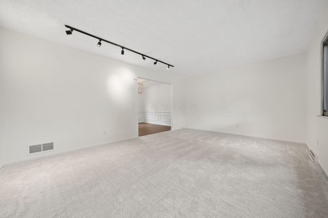2900 Granada Hills Drive, Columbus, OH 43231