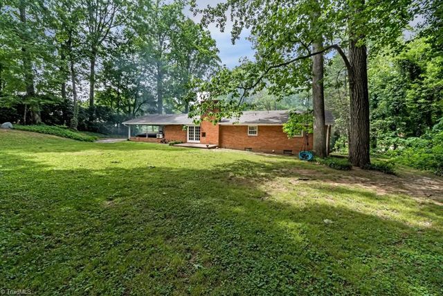 1281 Woodbrook Drive, Kernersville, NC 27284
