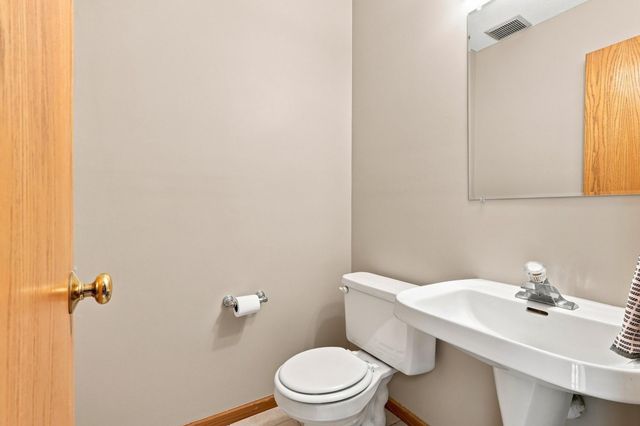 1216 Elmwood Avenue, Shakopee, MN 55379
