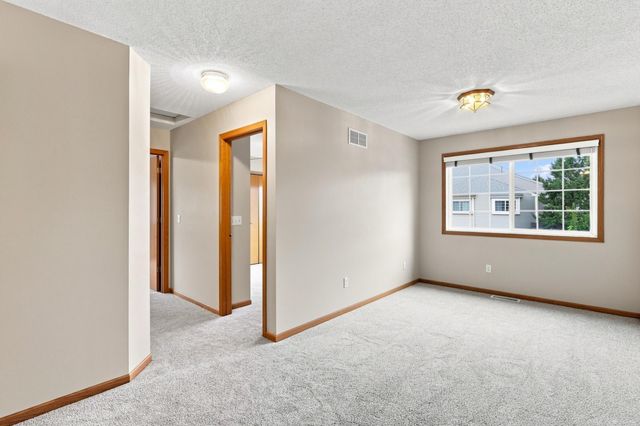 1216 Elmwood Avenue, Shakopee, MN 55379