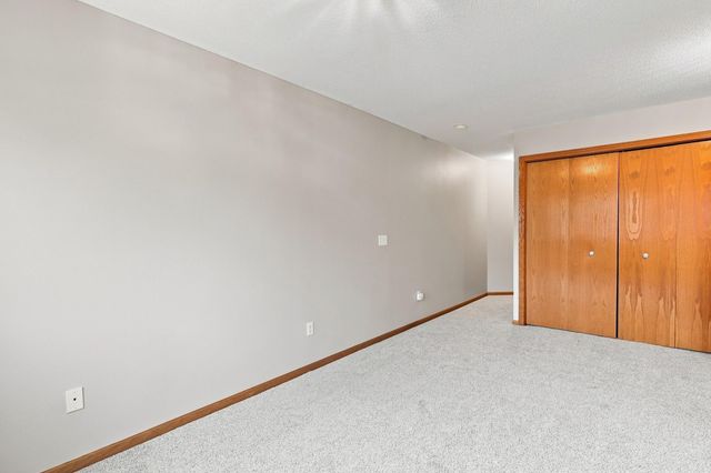 1216 Elmwood Avenue, Shakopee, MN 55379