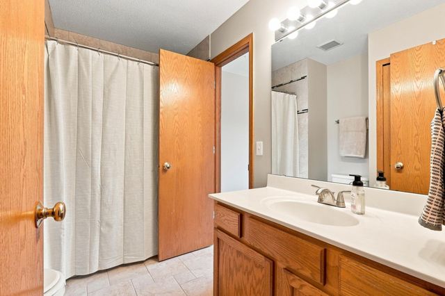 1216 Elmwood Avenue, Shakopee, MN 55379