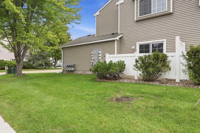 1216 Elmwood Avenue, Shakopee, MN 55379