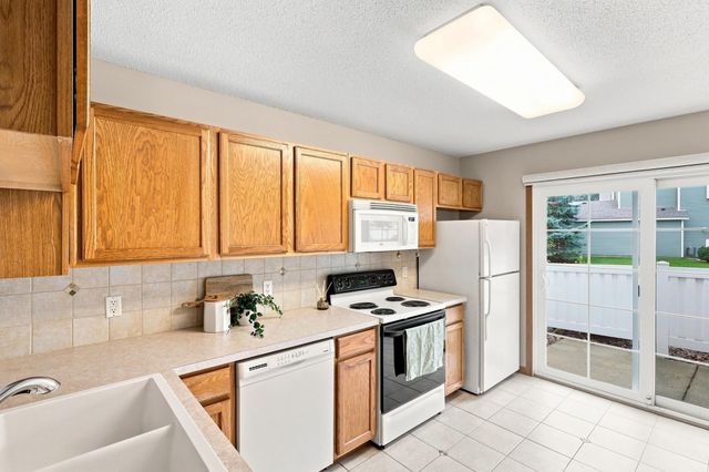 1216 Elmwood Avenue, Shakopee, MN 55379
