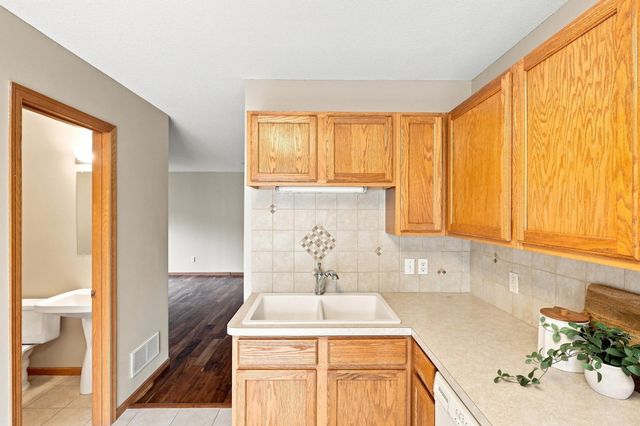 1216 Elmwood Avenue, Shakopee, MN 55379