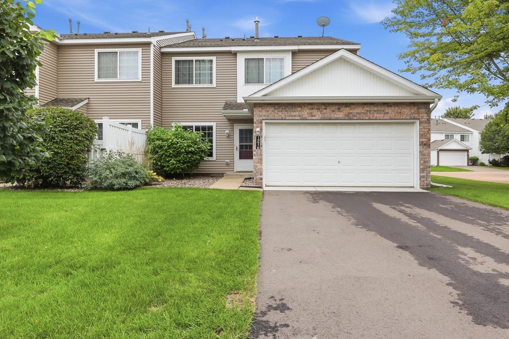 1216 Elmwood Avenue, Shakopee, MN 55379