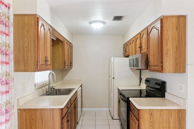 12418 ORANGEWOOD CIRCLE, Tavares, FL 32778