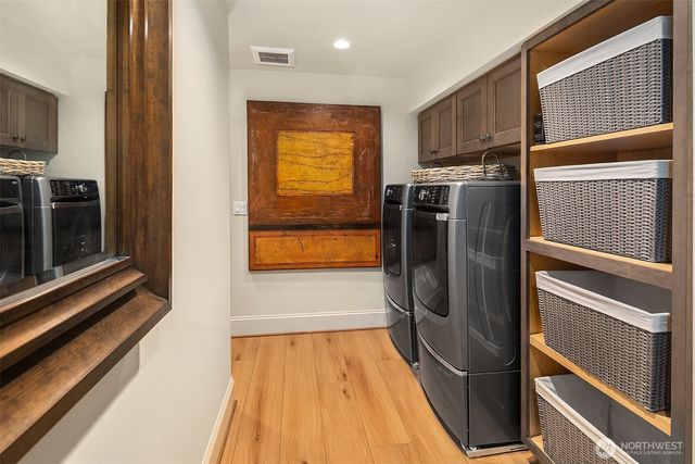 525 16th Avenue W, Kirkland, WA 98033