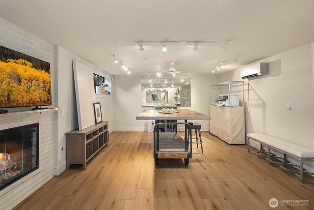 525 16th Avenue W, Kirkland, WA 98033