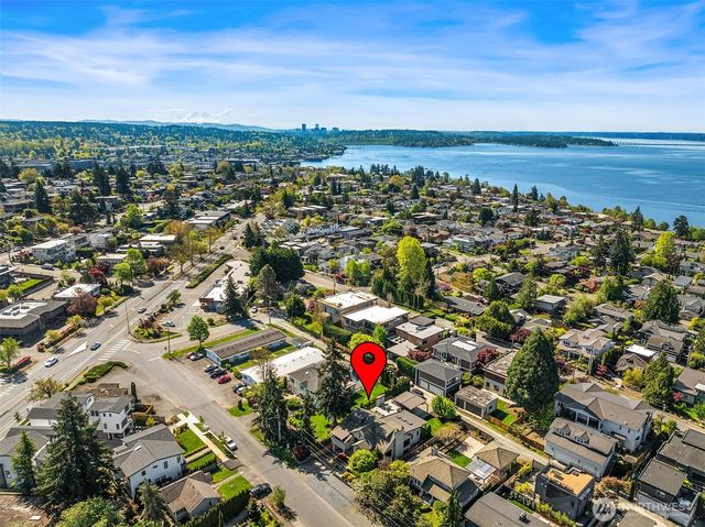 525 16th Avenue W, Kirkland, WA 98033