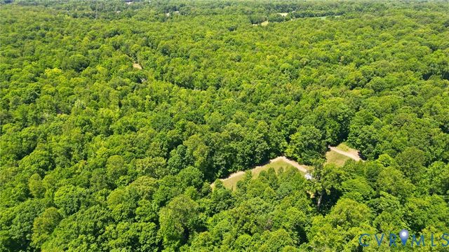 9905 Old Dirt Rd, Quinton, VA 23141
