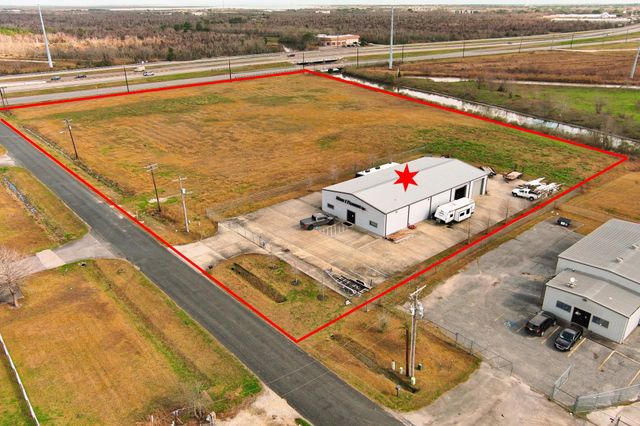 1070 Pine, Texas City, TX 77591