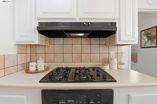 24889 Bland St, Hayward, CA 94541