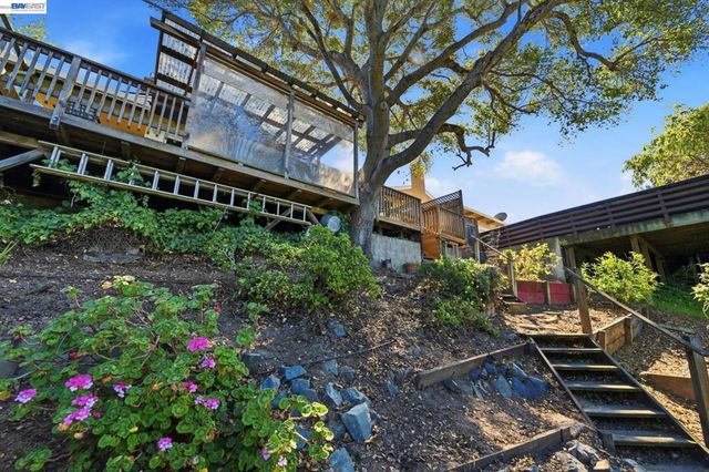 24889 Bland St, Hayward, CA 94541