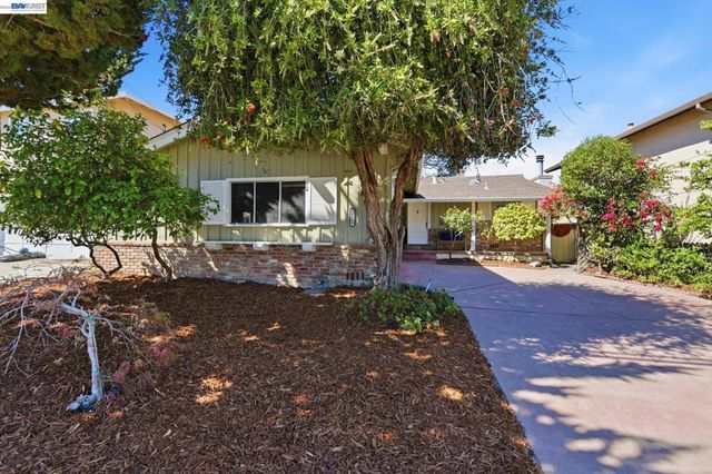 24889 Bland St, Hayward, CA 94541