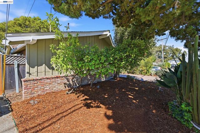 24889 Bland St, Hayward, CA 94541