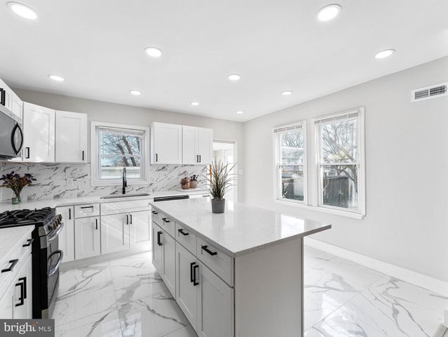 7911 LORETTO AVE, Philadelphia, PA 19111