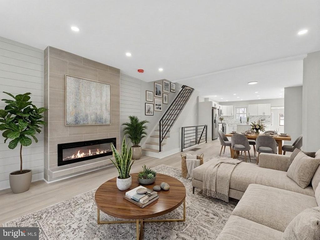 7911 LORETTO AVE, Philadelphia, PA 19111