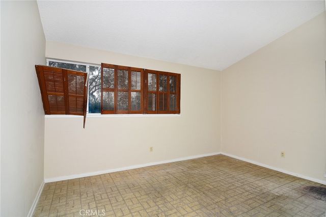 5746 Mcdonie Avenue, Woodland Hills, CA 91367