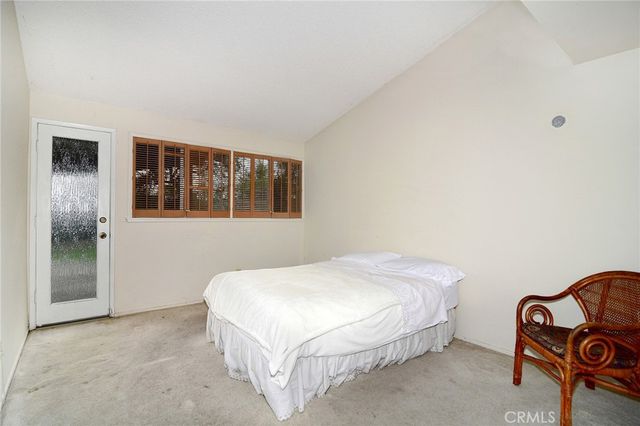 5746 Mcdonie Avenue, Woodland Hills, CA 91367