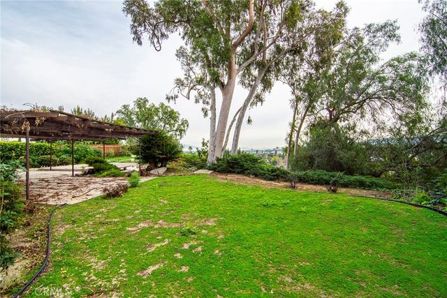 5746 Mcdonie Avenue, Woodland Hills, CA 91367