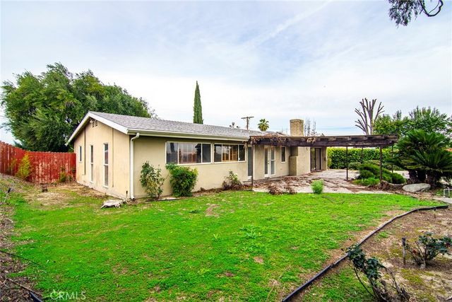 5746 Mcdonie Avenue, Woodland Hills, CA 91367