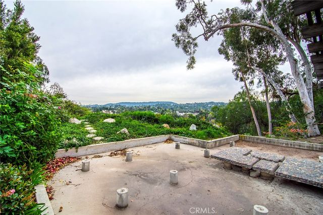 5746 Mcdonie Avenue, Woodland Hills, CA 91367