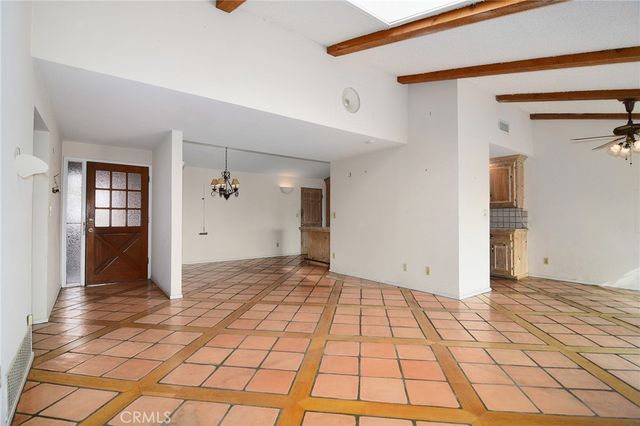 5746 Mcdonie Avenue, Woodland Hills, CA 91367