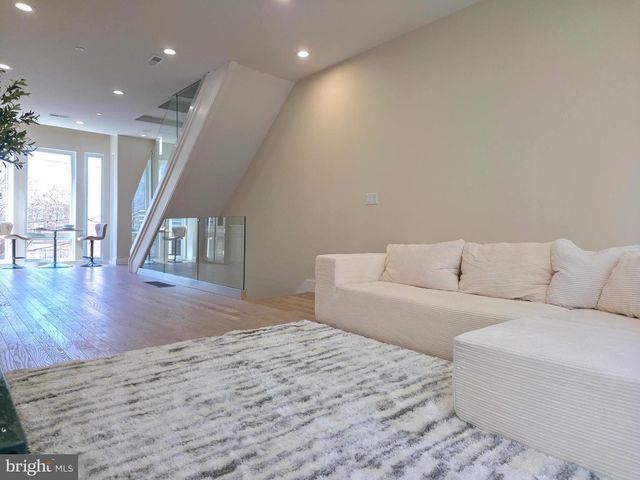 1031 S FAIRHILL ST, Philadelphia, PA 19147