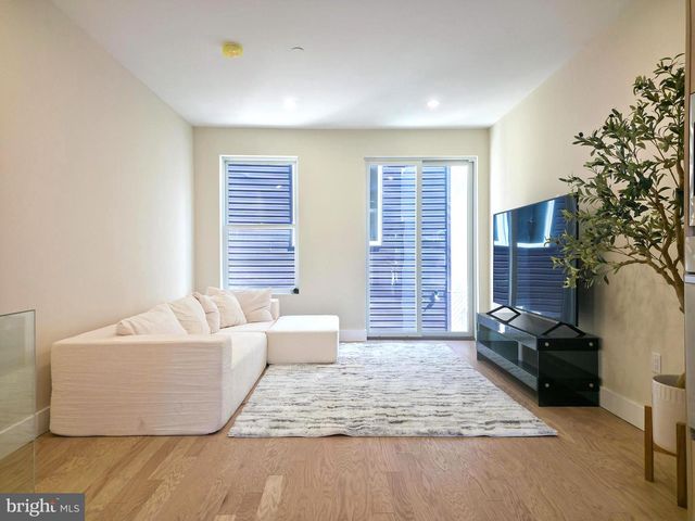 1031 S FAIRHILL ST, Philadelphia, PA 19147