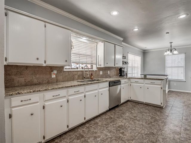 6100 Lillian Lane, Newalla, OK 74857