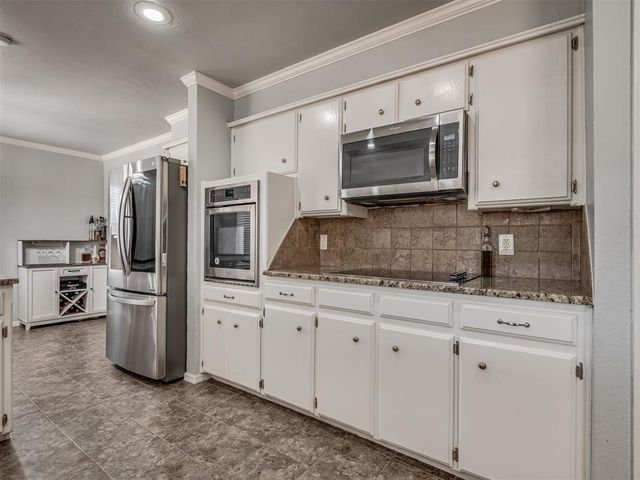 6100 Lillian Lane, Newalla, OK 74857