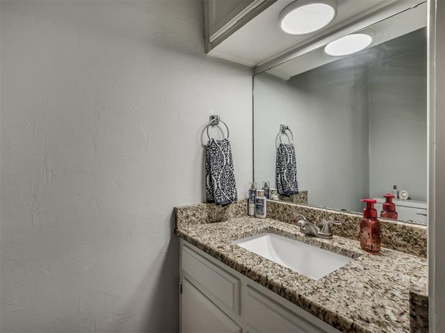 6100 Lillian Lane, Newalla, OK 74857