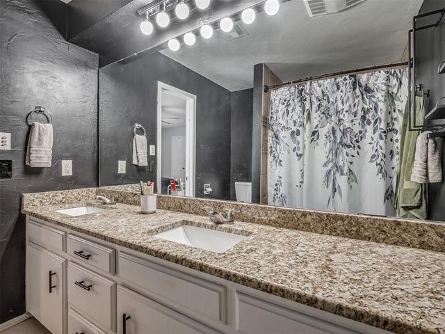 6100 Lillian Lane, Newalla, OK 74857