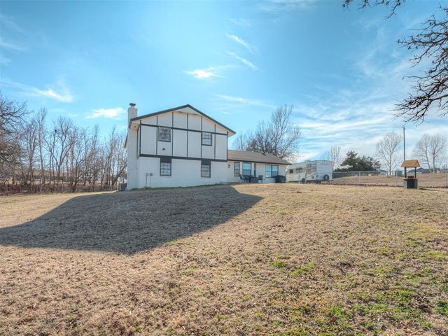 6100 Lillian Lane, Newalla, OK 74857
