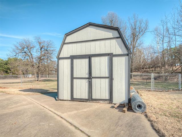 6100 Lillian Lane, Newalla, OK 74857
