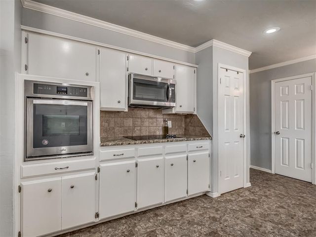 6100 Lillian Lane, Newalla, OK 74857