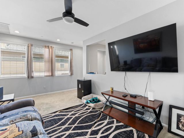 1369 Keck Rd, Chula Vista, CA 91913