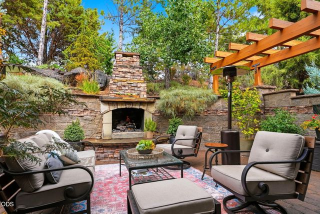 19052 Mt. Shasta Drive, Bend, OR 97703