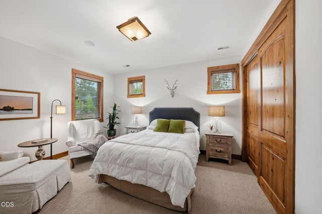 19052 Mt. Shasta Drive, Bend, OR 97703