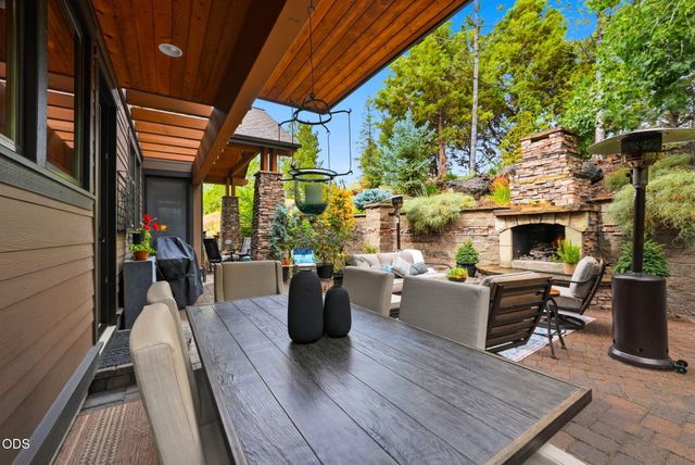 19052 Mt. Shasta Drive, Bend, OR 97703