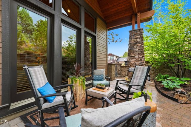 19052 Mt. Shasta Drive, Bend, OR 97703