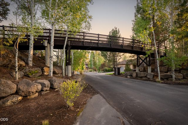 19052 Mt. Shasta Drive, Bend, OR 97703
