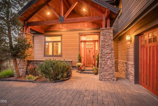 19052 Mt. Shasta Drive, Bend, OR 97703