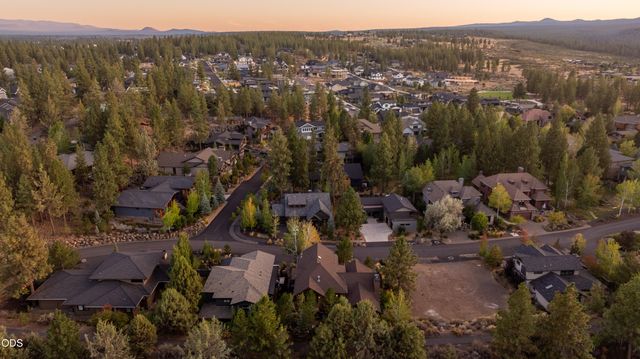 19052 Mt. Shasta Drive, Bend, OR 97703