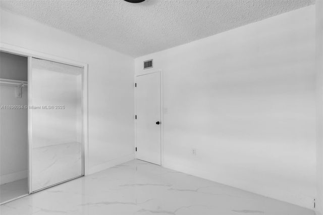 4050 NW 135th St 21-11, Opa-locka, FL 33054