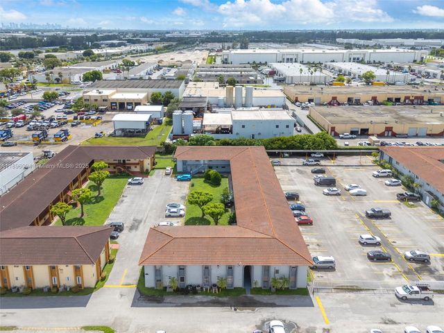 4050 NW 135th St 21-11, Opa-locka, FL 33054