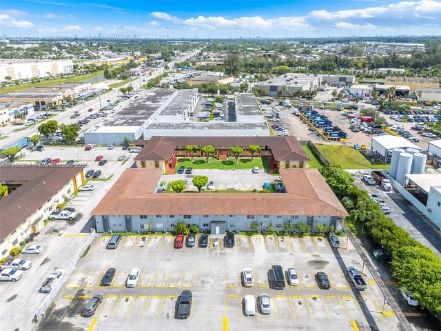 4050 NW 135th St 21-11, Opa-locka, FL 33054