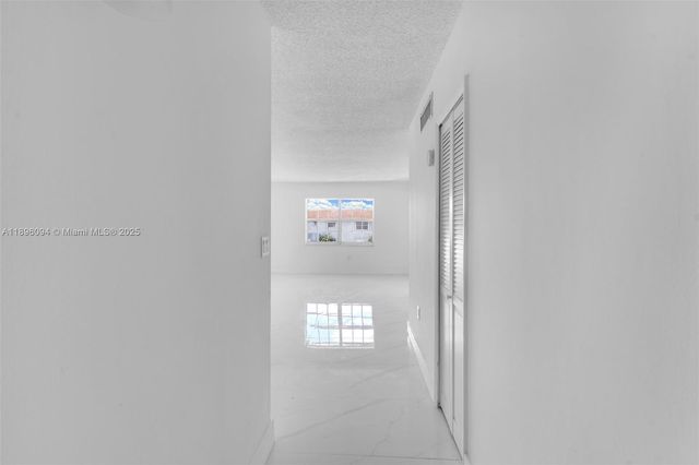 4050 NW 135th St 21-11, Opa-locka, FL 33054
